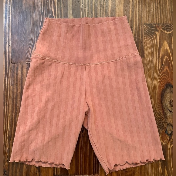 AERIE OFFLINE High Waisted Bike Shorts Lettuce Edge - Picture 4 of 8